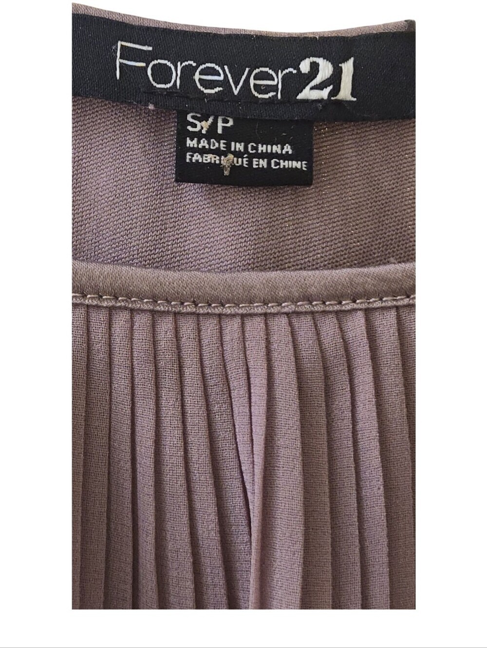 Forever 21 Dusty Mauve Tiered Pleated Women’s Shirt Pleated Feminine Flowy - Picture 3 of 5